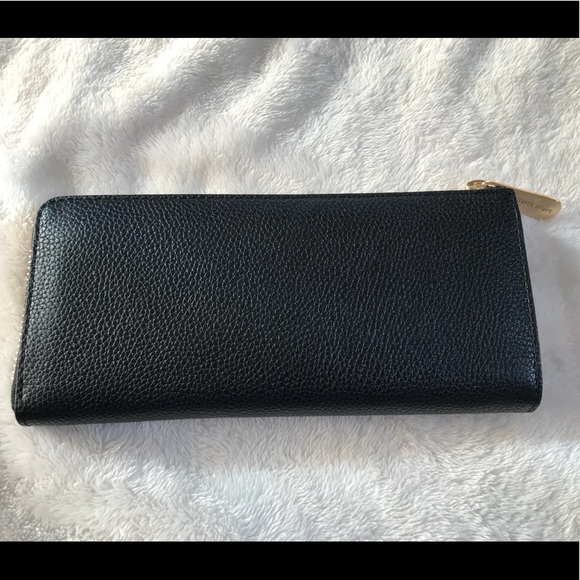 Micheal Kors Jet Set  Three Qtr Zip Wallet NWT - Picture 6 of 6